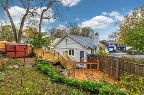 255 Melville Rd, Huntington Station NY 11746-7602 exterior