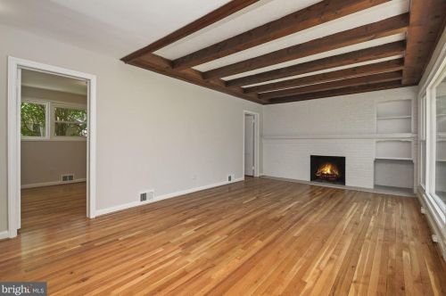 10300 Insley St, Silver Spring MD  20902-4931 exterior