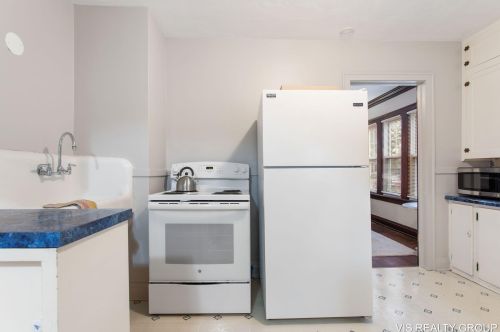 2256 Blodgett St, Meskegon MI  49441-1516 exterior