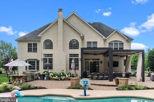 2214 Denbeigh Dr, Jamison PA 18929-1446 exterior