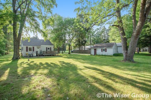 4496 Dangl Rd, Meskegon MI 49444-9715 exterior