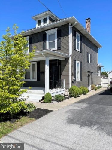 109 Elm Ave, Hanover PA 17331-1906 exterior