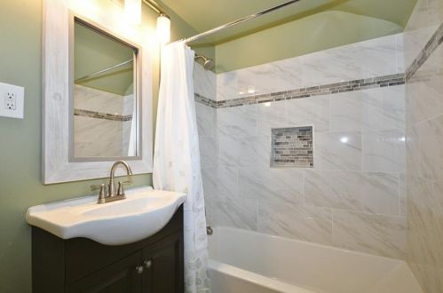 921 Meadowcroft Ave, Pittsburgh PA 15216-1119 exterior