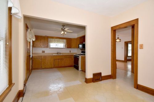 615 Saylor Ave, Elmhurst IL 60126-4305 exterior