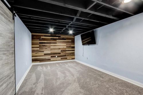 10341 Silver Spring Dr, Milwaukee WI 53209-5149 exterior