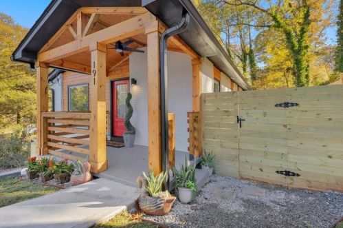 191 Arcadia Cir, Atlanta GA  30314-2305 exterior