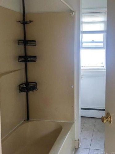 142 East St, Wallingford CT 06492-4006 exterior