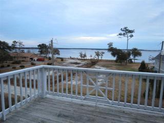 270 Riverside Dr, Sneads Ferry NC  28460-6678 exterior