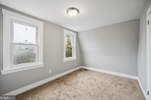 16 Roland Rd, Chester PA 19015-3327 exterior