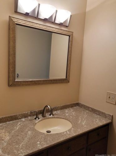 320 Alexander Rd, New Britain CT 06053-1048 exterior