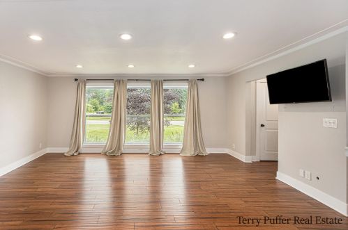 2160 Mayfair Ave, Meskegon MI 49441-3621 exterior