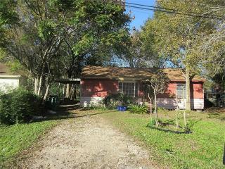 5305 Wenda St, Houston TX  77033-3248 exterior