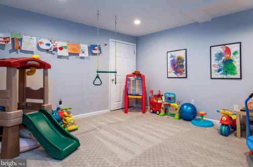 44 Martin Ln, Trenton NJ 08619-1171 exterior