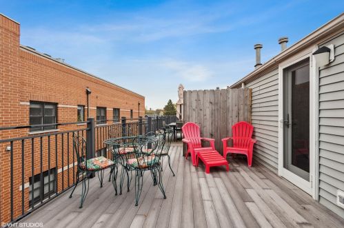 1774 Ainslie St, Chicago IL 60630-2018 exterior
