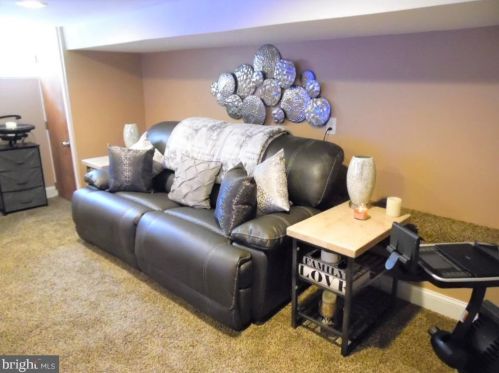 2449 Camac St, Philadelphia PA 19148-4311 exterior