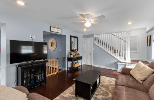 43 Frst St, Dover NH 03820-3223 exterior