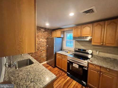 1236 Duncan Pl, Washington DC  20002-6336 exterior