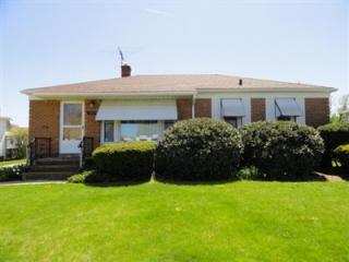 10579 Richard Dr, Cleveland OH  44130-1305 exterior