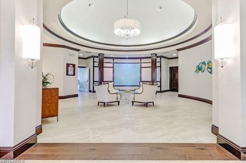 5323 Fox Hollow Dr, Naples FL 34104-4913 exterior