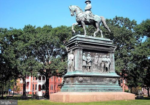 1401 Church St, Washington DC 20005-1903 exterior