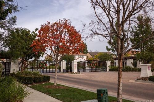 45236 Escalon St, Temecula CA 92592-1325 exterior