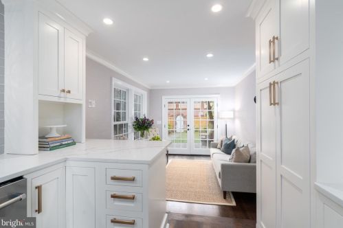 111 Prince St, Alexandria VA 22314-2934 exterior