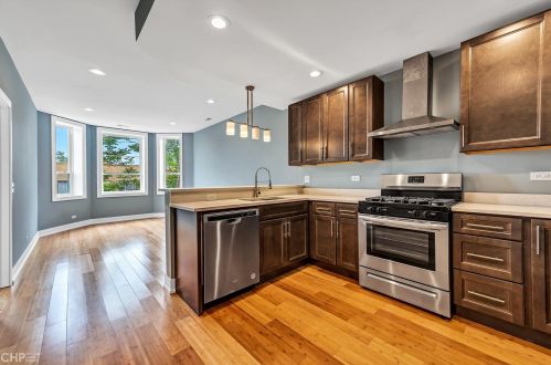 3416 Chicago Ave, Chicago IL 60651-4033 exterior