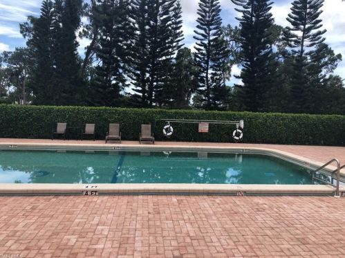 5809 Rattlesnake Hammock Rd, Naples FL 34113-3503 exterior