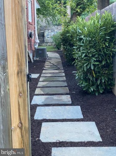 7426 Piney Branch Rd, Silver Spring MD 20901-4352 exterior