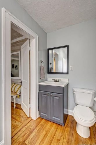 26 Ohear Ave, Enfield CT 06082-3635 exterior