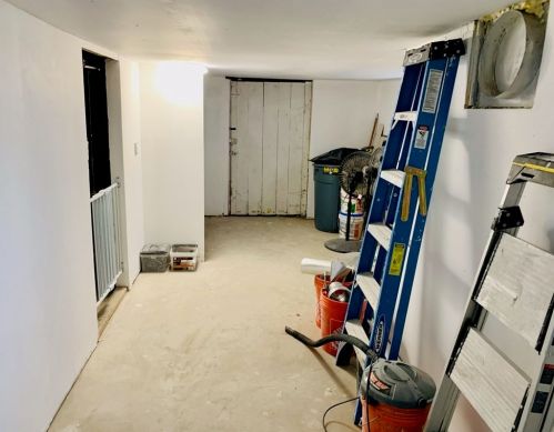 43 Montmorenci St, Springfield MA  01107-1727 exterior