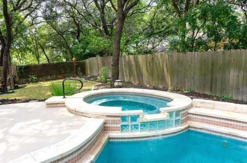 12504 Emerald Oaks Dr, Austin TX 78748 exterior