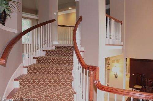 3586 Walnut Brk Dr, Rochester MI 48309-4065 exterior