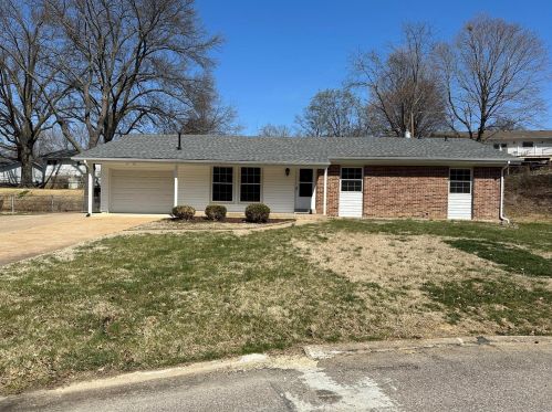 12307 Promenade Ln, Saint Louis, MO 63146-5029