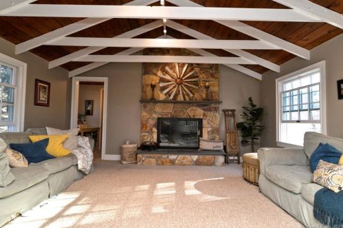 668 Ridgebury Rd, Ridgefield CT 06877-1117 exterior