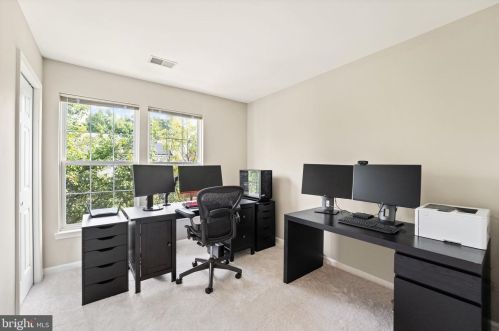 106 Ingle Pl, Alexandria VA 22304-7600 exterior