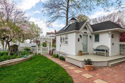 746 Gorham St, Madison WI 53703-1521 exterior