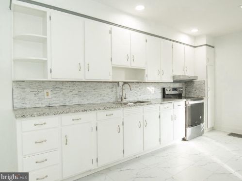 824 Chestnut St, Lancaster PA  17602-3128 exterior