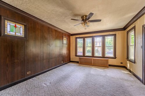 9947 Emerald Ave, Chicago, IL 60628-1033