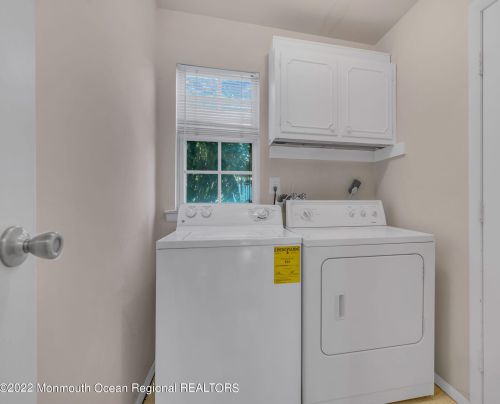 8 Gladstone Ave, Lakehurst NJ 08759-6625 exterior