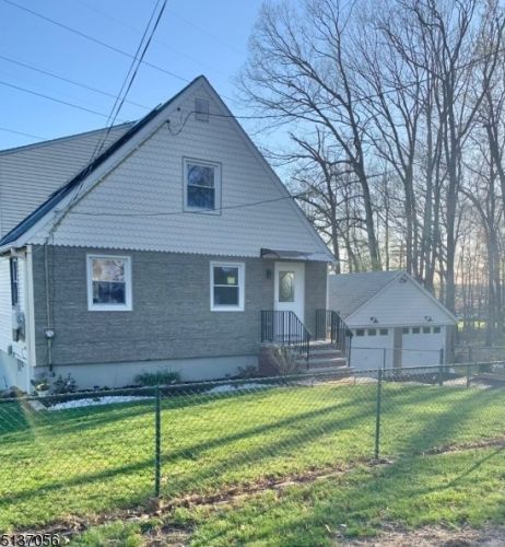 49 Woodland Ave, Whippany NJ  07981-1121 exterior