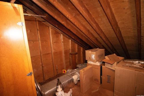 4 Ryder Ct, Huntington Station NY 11746-6142 exterior