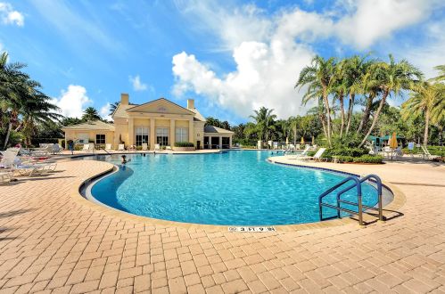 11753 Bennington Cir, Fort Pierce FL  34987-2717 exterior