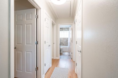 8934 Seneca Rd, Milwaukee WI 53217-2331 exterior