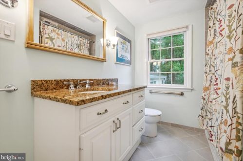 34 Long Dr, Trenton NJ 08648-2714 exterior