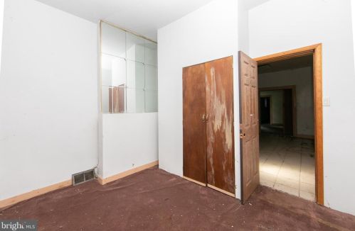 568 Spruce St, Camden NJ 08103-2131 exterior