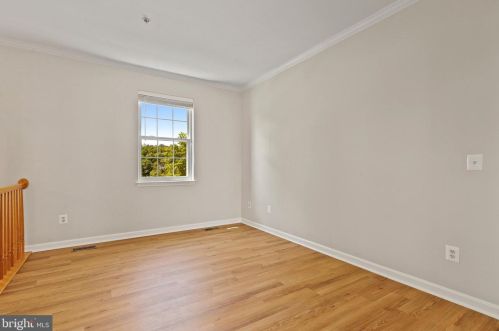 3805 Eisenhower Ave, Alexandria VA 22304-6427 exterior