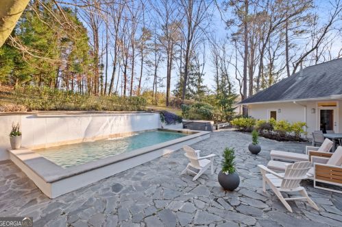 30 Chevaux Ct, Atlanta GA  30342-1944 exterior