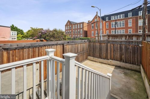 421 11 St, Washington DC 20002-6121 exterior