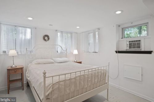 801 Independence Ave, Washington DC 20003-1317 exterior